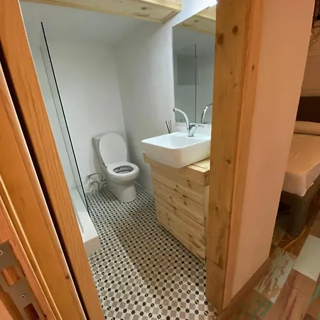 Latibule Adahan Szálloda *